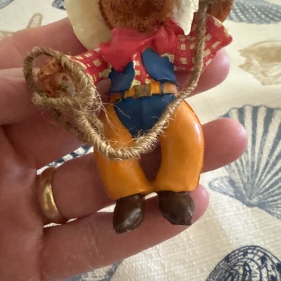 Western Cowboy Bear Roper Christmas ornament - Picture 4 of 7